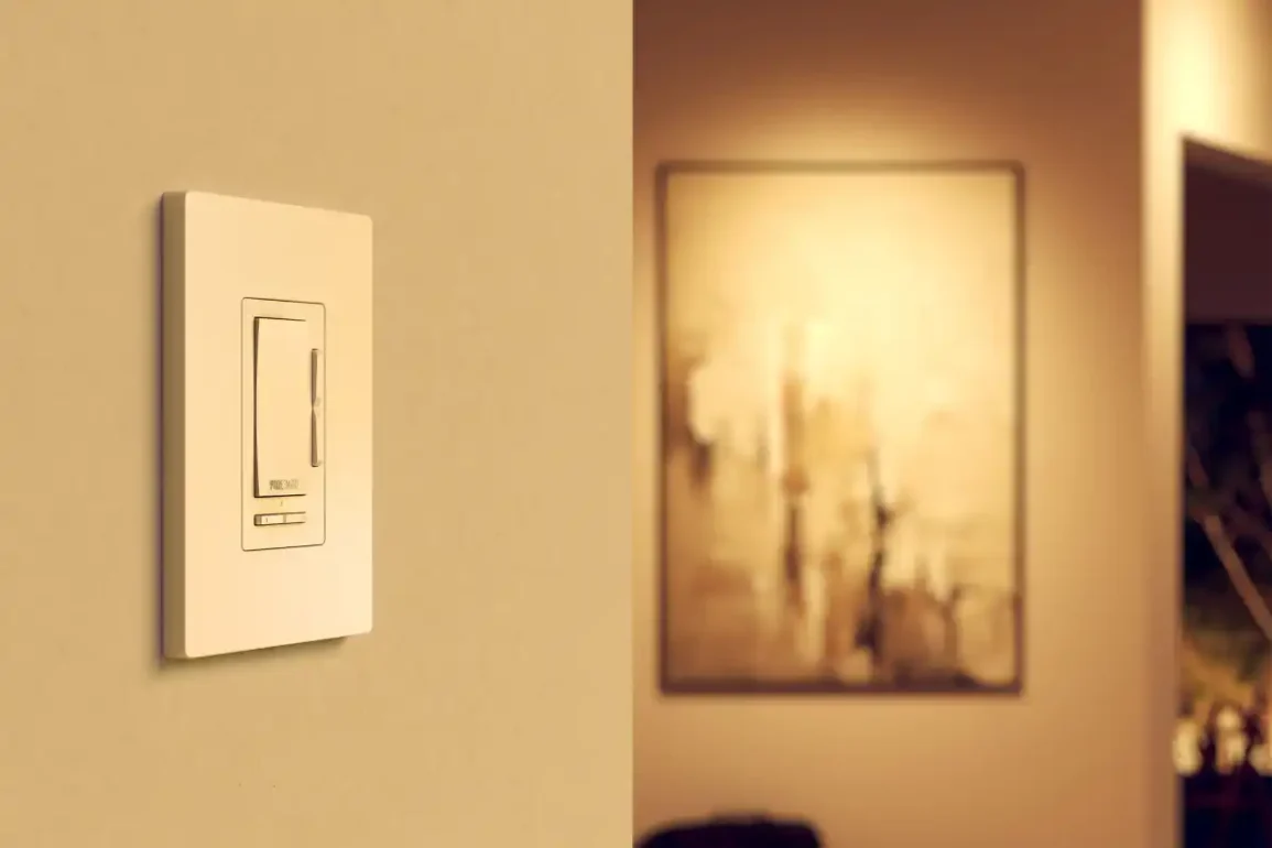 PureEdge Smart Controller Offers Flexible Lighting Control but Locks You Into the WiZ Ecosystem