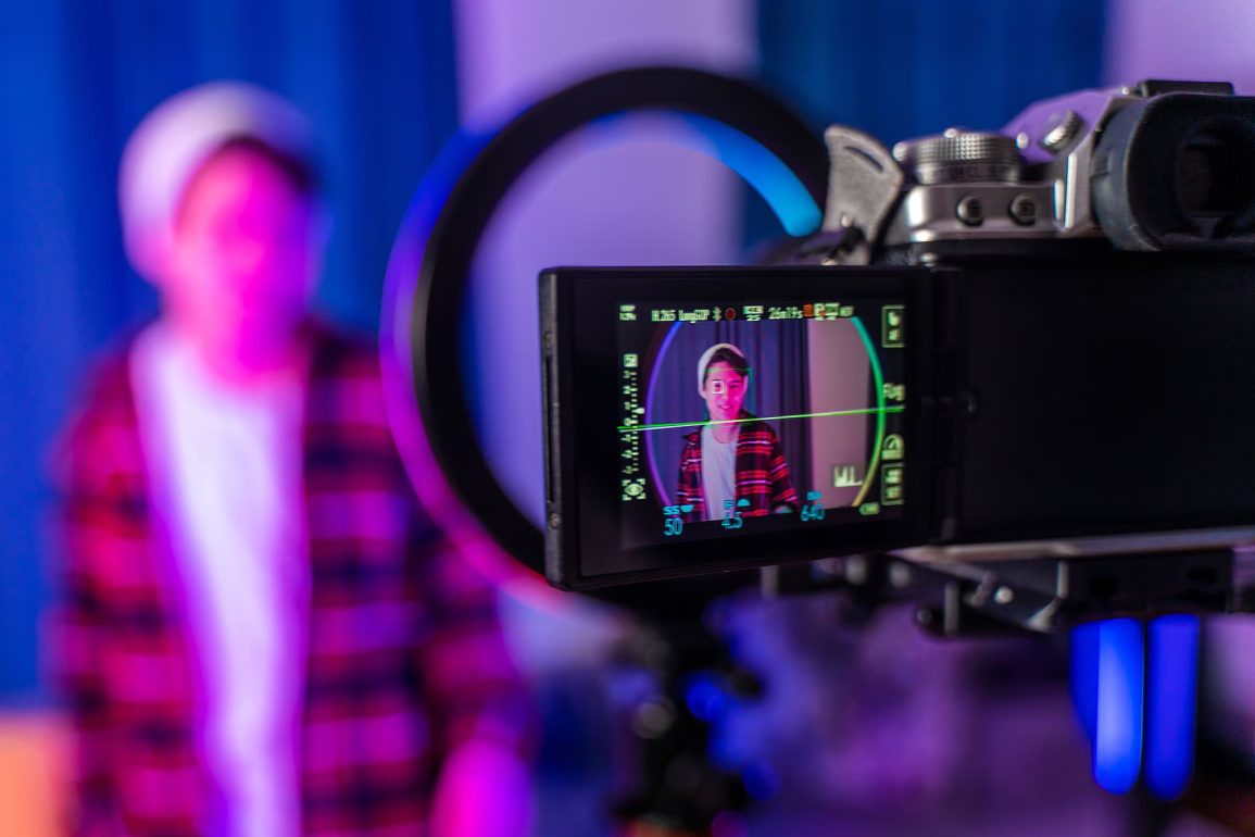 Substack’s Video Surge Sparks Growth and Identity Debate Among Core Writing Community