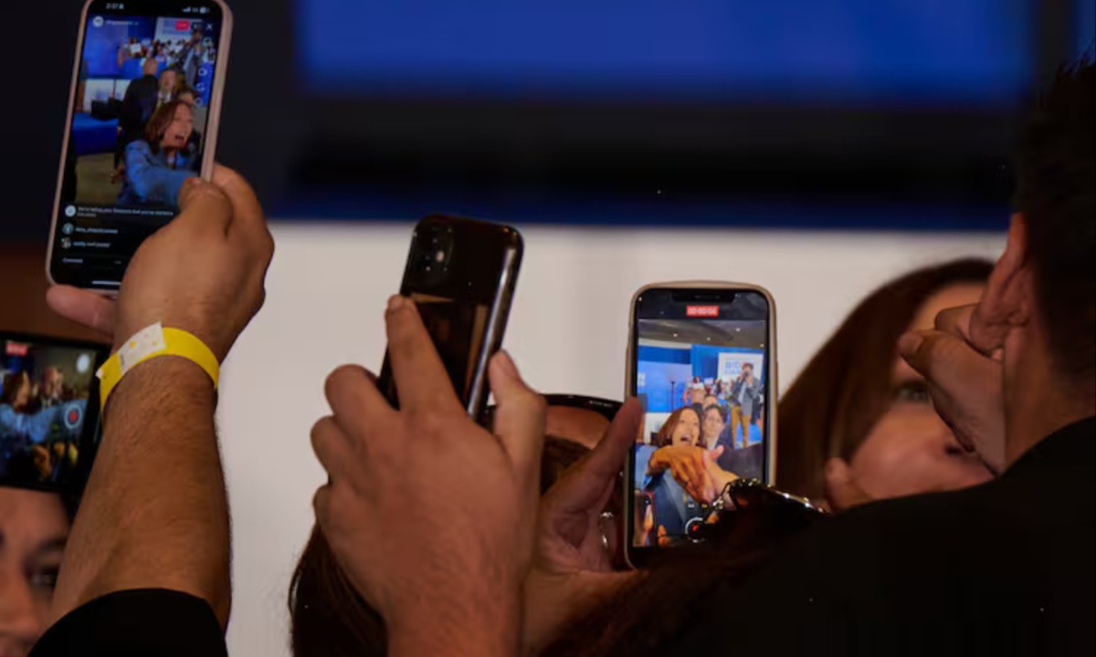Substack’s Video Surge Sparks Growth and Identity Debate Among Core Writing Community