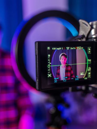 Substack’s Video Surge Sparks Growth and Identity Debate Among Core Writing Community