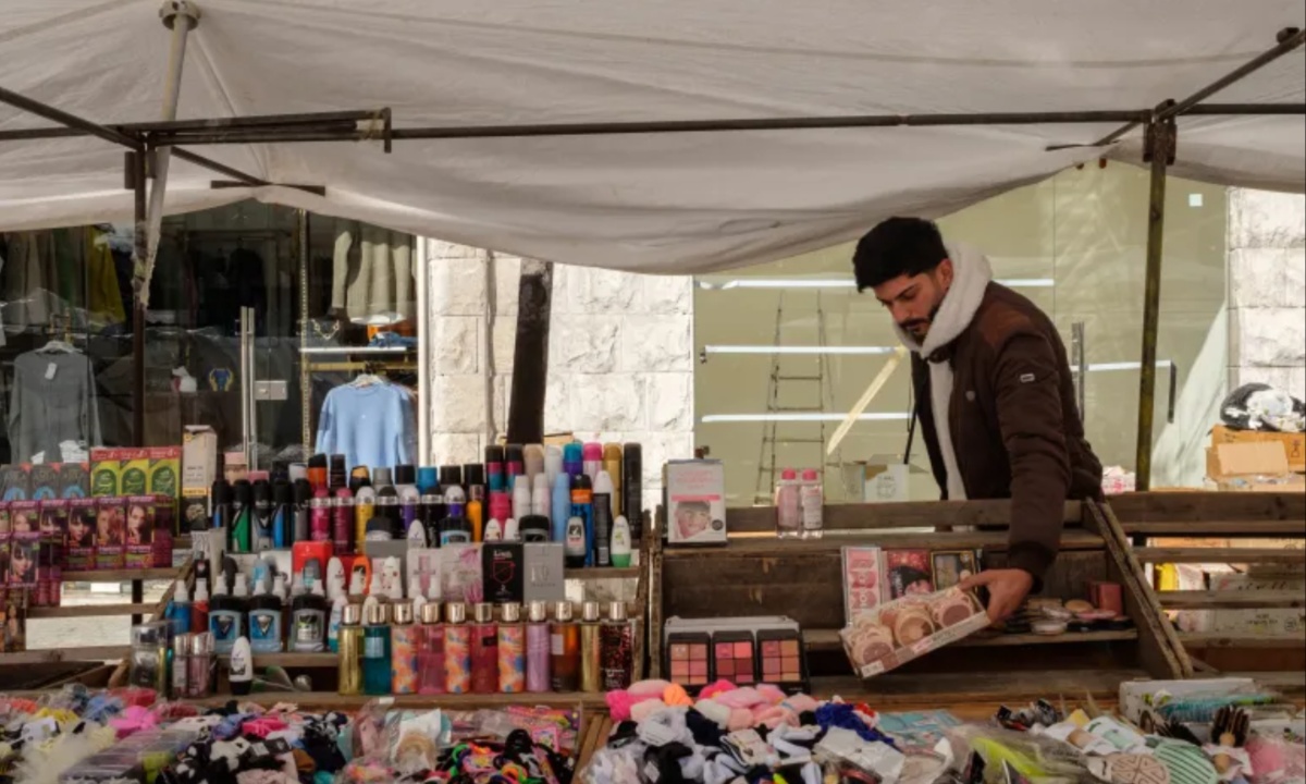 Amid Rubble and Ruin, Nabatieh’s Monday Market Stands as a Testament to Survival and Resistance