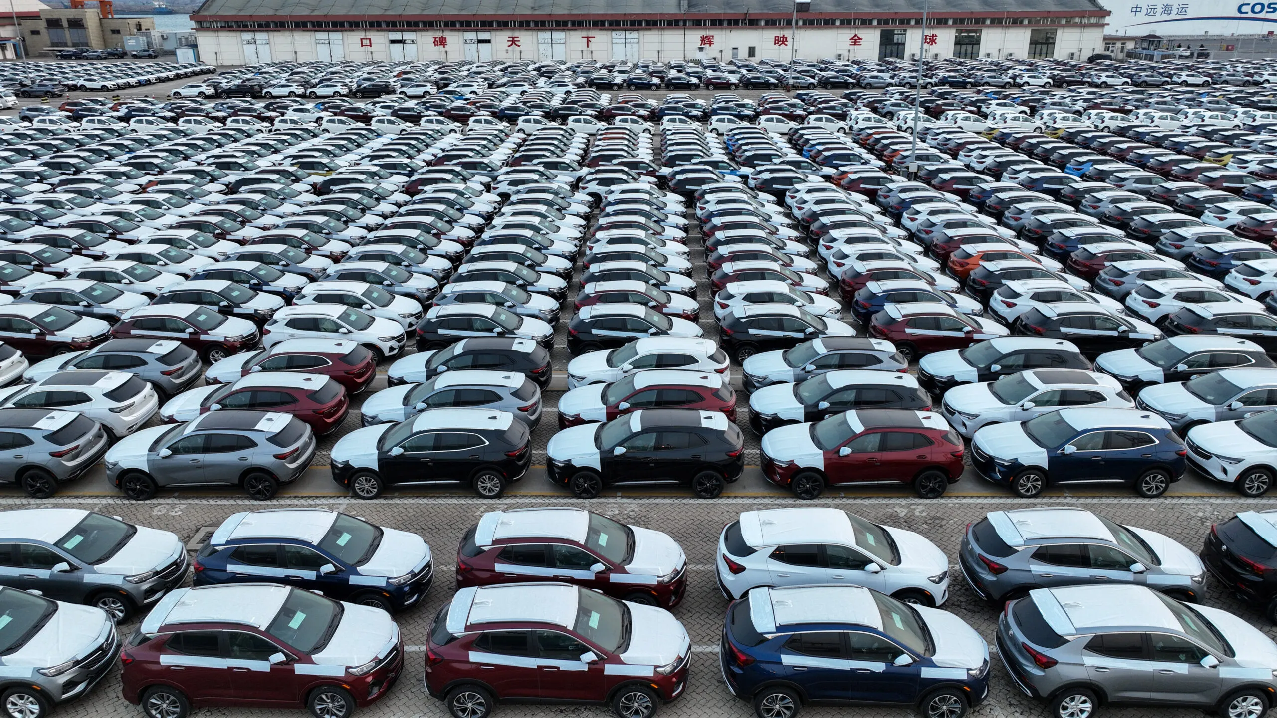 China’s Car Sales Climb 15% in April as NEVs Surge Despite Export and Safety Setbacks