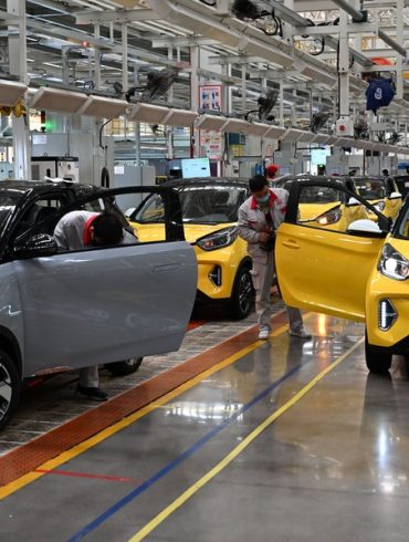 China’s Car Sales Climb 15% in April as NEVs Surge Despite Export and Safety Setbacks