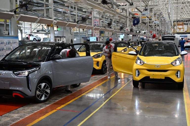 China’s Car Sales Climb 15% in April as NEVs Surge Despite Export and Safety Setbacks