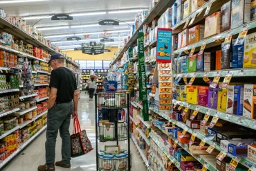 Consumer Sentiment Near Record Low as Tariff Concerns Fuel Inflation Fears and Economic Uncertainty