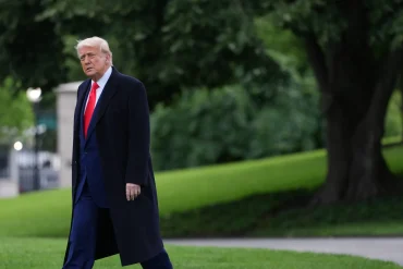 EU Pushes Back as Trump Threatens 50% Tariff, Raising Fears of Global Trade War