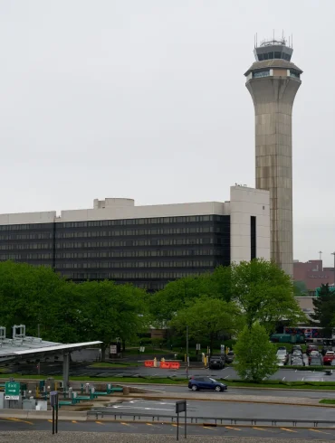 FAA Cuts Newark Flights to Ease Delays During Runway Repairs and Summer Travel Surge