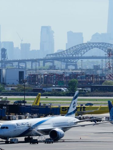FAA’s Outdated Systems and Staffing Crisis Push U.S. Air Traffic Control to the Brink