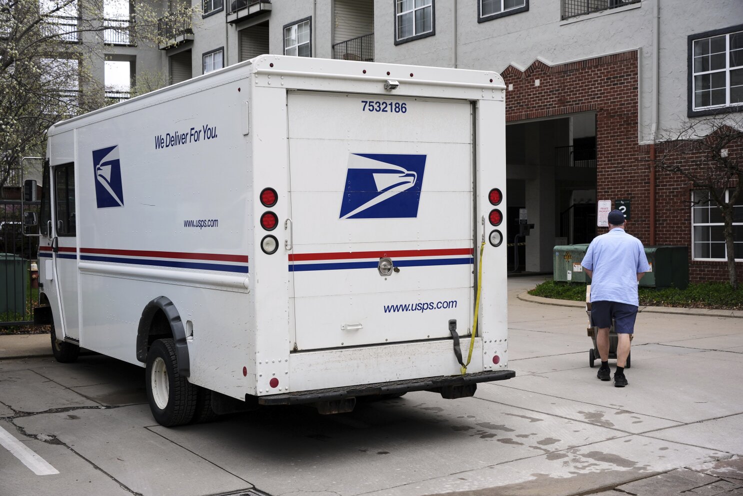 FedEx Ties Fuel Controversy as David Steiner Named New USPS Chief Amid Privatization Fears