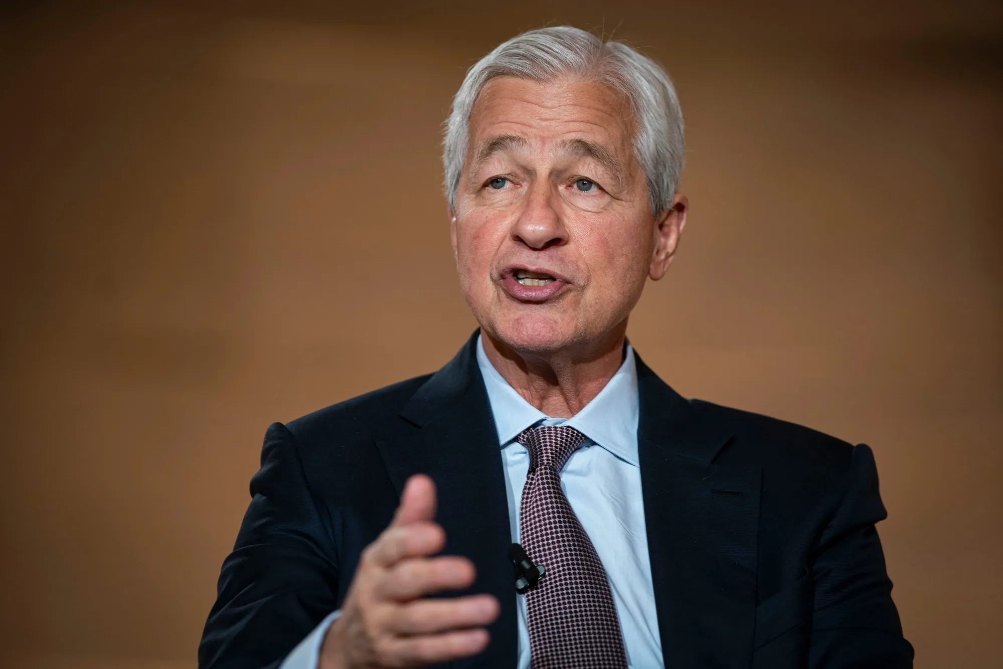 Jamie Dimon’s Crisis Warnings Boost JPMorgan’s Dominance as Strategy and Caution Drive Record Growth