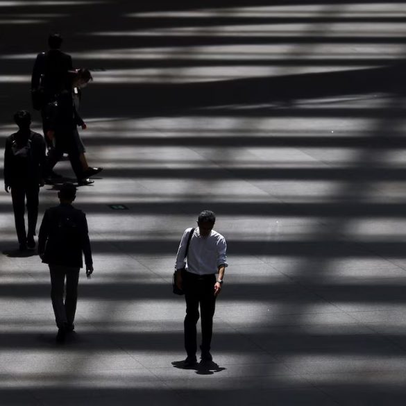 Japan’s Economy Shrinks as Export Slump and Trump-Era Tariffs Undermine Recovery Hopes