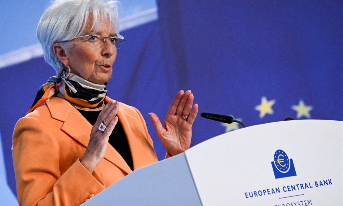 Lagarde Calls for Bold EU Reforms to Make Euro a Rival to U.S. Dollar