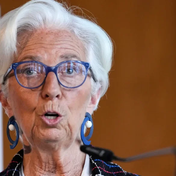 Lagarde Calls for Bold EU Reforms to Make Euro a Rival to U.S. Dollar
