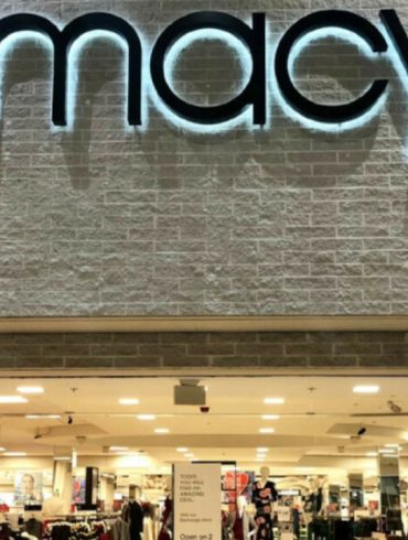 Macy’s Cuts Profit Outlook Amid Tariff Strain and Restructuring, But Beats Q1 Expectations