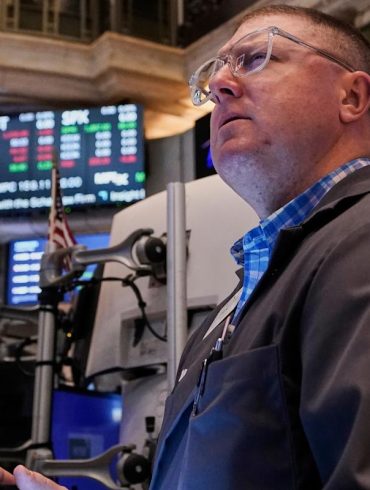 Markets Slip as Investors Brace for Nvidia Earnings and Fed Minutes Amid Broader Uncertainty