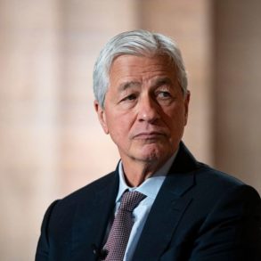 Jamie Dimon Backs Closing Carried Interest Loophole, Citing Social Gains and Bond Market Risks