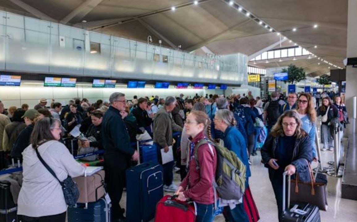 Mounting Outages and Flight Chaos Shake Confidence at Newark Airport as FAA Steps In