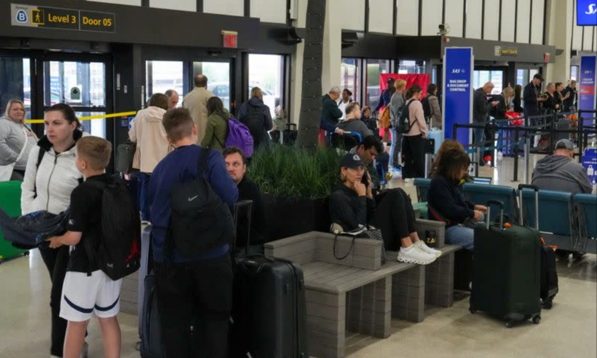 Mounting Outages and Flight Chaos Shake Confidence at Newark Airport as FAA Steps In