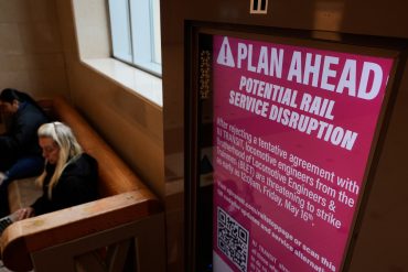 NJ Transit Warns Commuters as Rail Strike Threatens to Paralyze Travel Between New Jersey and NYC