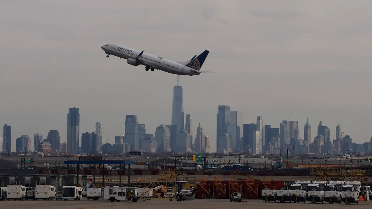 Newark Radar Outage Sparks Renewed Alarm Over Fragile Air Traffic Systems and FAA Oversight