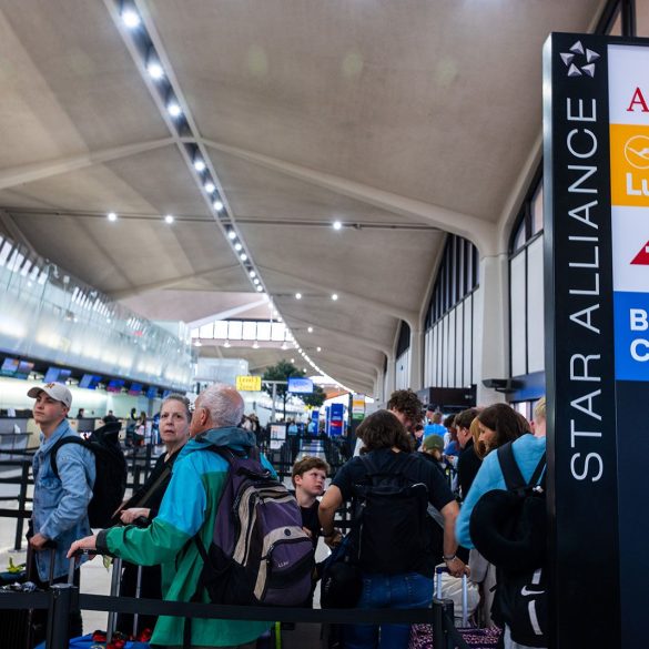 Outdated FAA Tech Pushes U.S. Air Traffic Control Toward Crisis, CNN Finds