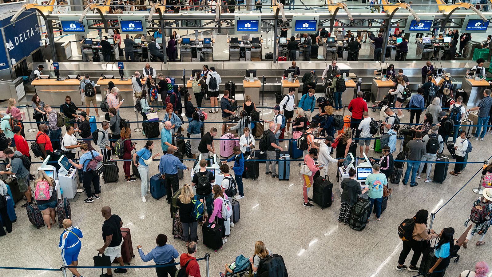 Outdated FAA Tech Pushes U.S. Air Traffic Control Toward Crisis, CNN Finds