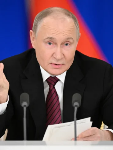 Putin Proposes Peace Talks as Zelenskyy Insists on Ceasefire and Global Leaders Push for Diplomacy