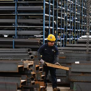 Short-Term Tariff Cut Fuels Long-Term Uncertainty as U.S. Small Businesses Stall Growth Plans