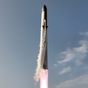 Starship’s Ninth Flight Ends in Setbacks as SpaceX Pushes Forward with Reusability Goals