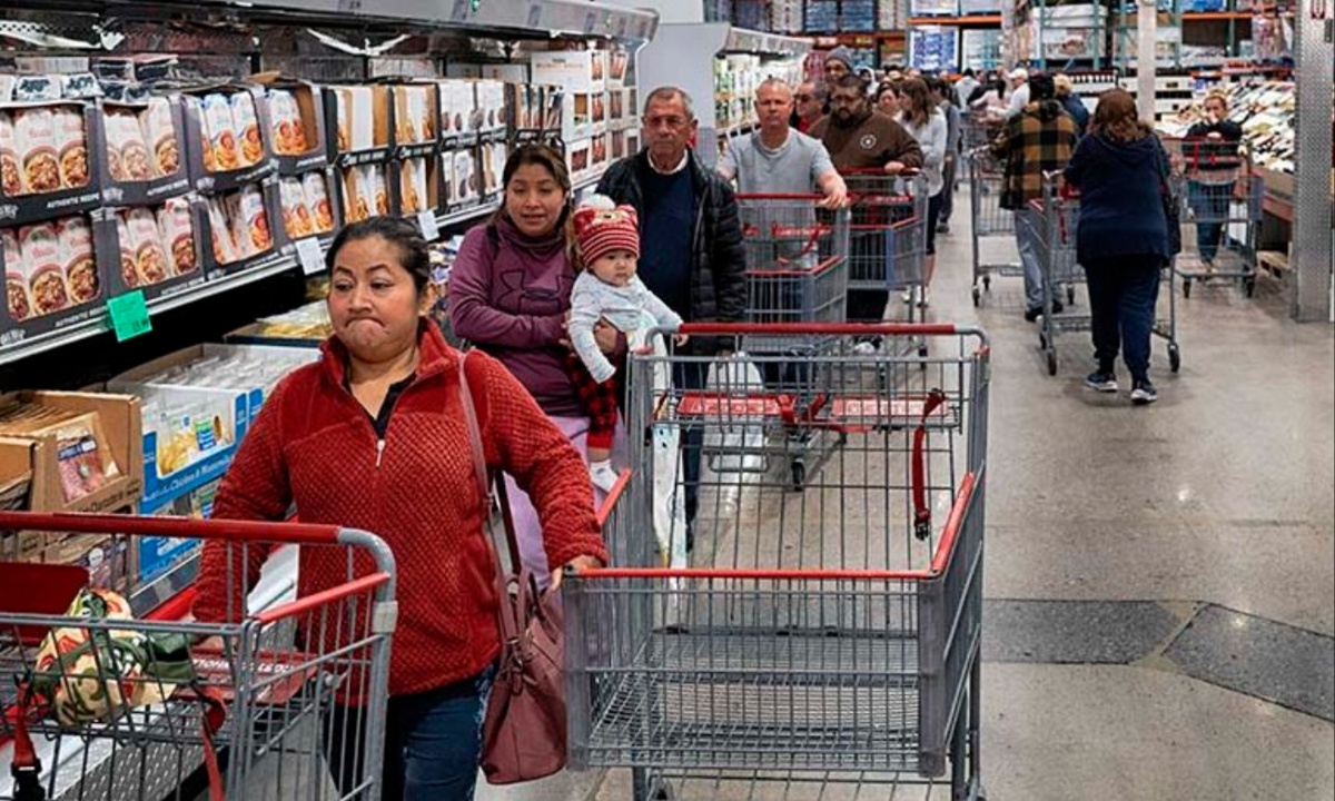 Tariff Fears Push Consumer Sentiment Near Record Low as Inflation Expectations Surge in May