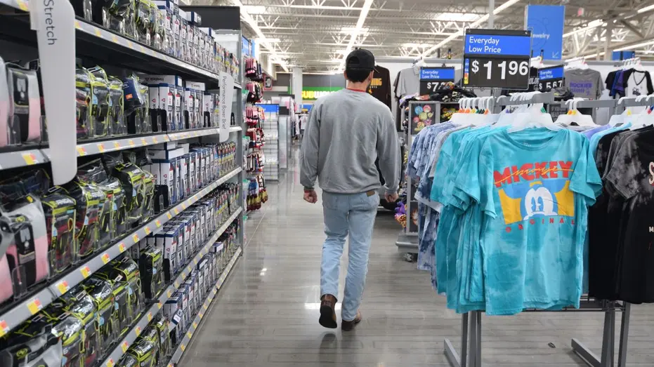 Tariff Fears Push Consumer Sentiment Near Record Low as Inflation Expectations Surge in May