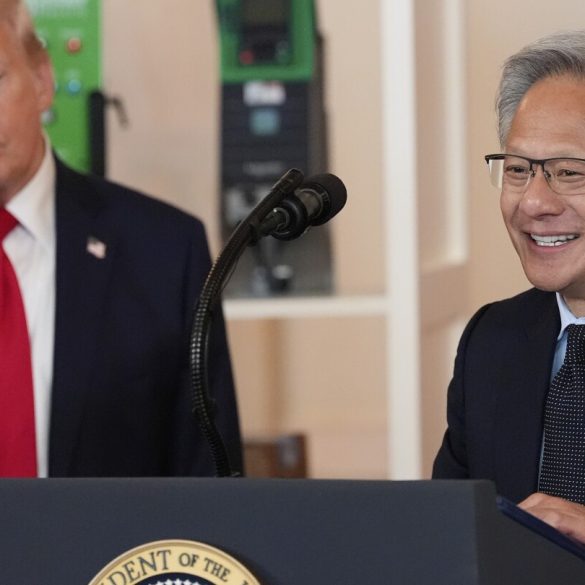 Trump’s AI Deals in Gulf Ignite Innovation Push and National Security Showdown Over Chip Exports