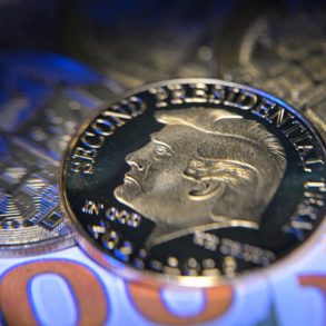 Trump’s Meme Coin Gala Draws Global Elites, Ethical Scrutiny, and Billion-Dollar Investor Divide