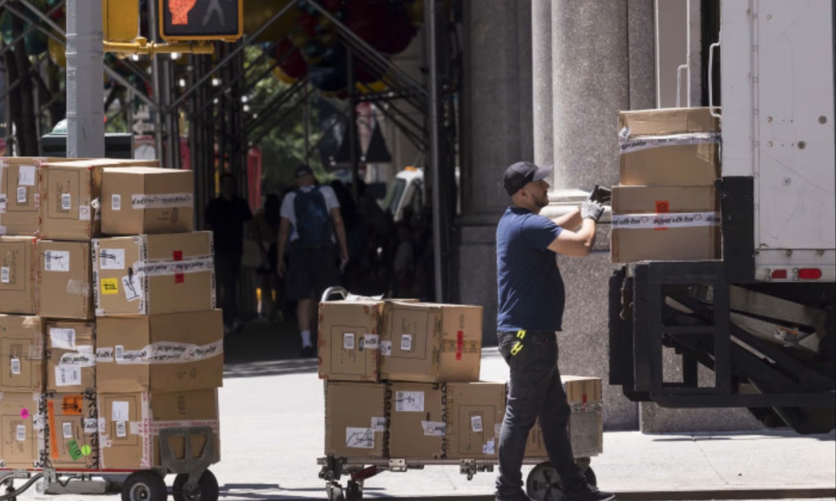 U.S. Inflation Hits Four-Year Low as Falling Prices Raise Concerns About Economic Slowdown