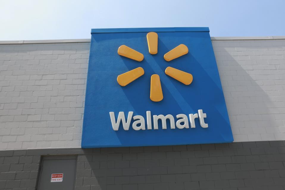 Walmart Beats Earnings Forecasts but Warns of Tariff Impact and Economic Uncertainty