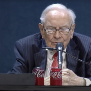Warren Buffett to Step Down as Berkshire CEO in 2025, Greg Abel Named Successor in Planned Transition