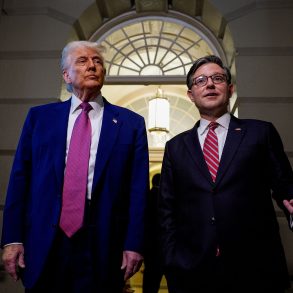 Weak Bond Demand and Surging Yields Signal Investor Doubts Over U.S. Debt and Trump Tax Cuts
