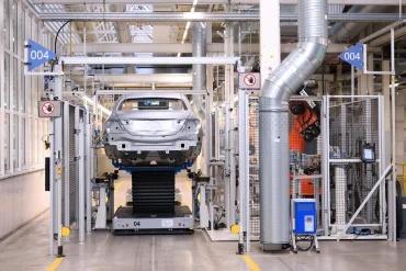 Carmakers Sound Alarm as China’s Rare-Earth Curbs Threaten New Supply Chain Crisis