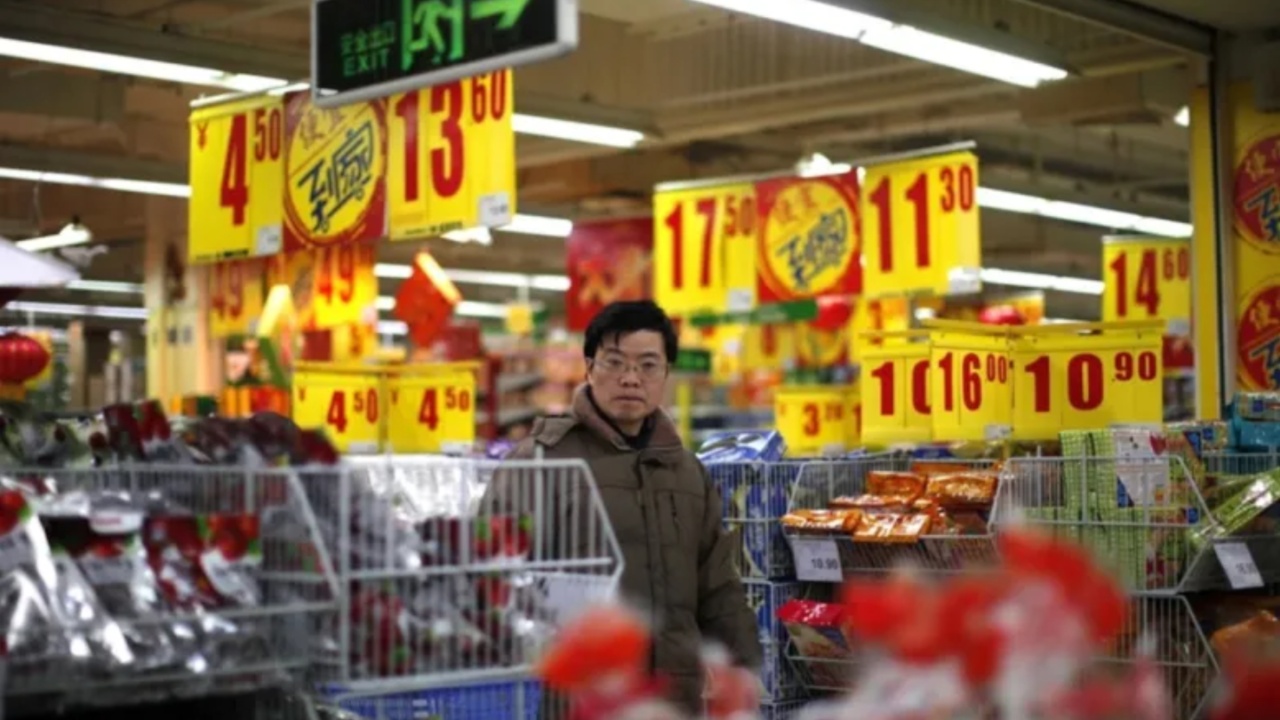 China’s Deepening Deflation Sparks Alarm as Price Wars and Trade Tensions Undermine Economic Recovery