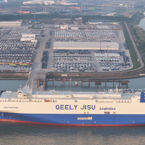 China’s U.S. Trade Slump Deepens as Tariff Tensions Undermine Export Growth and Recovery Hopes
