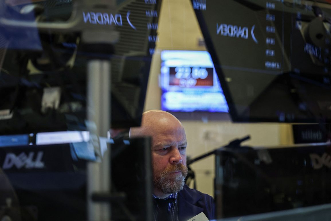 Chip Stocks Power Market Gains as U.S.-China Trade Hopes Lift Sentiment Despite Mixed Economic Data