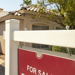 Cooling U.S. Housing Market Sees Price Growth Slow as Midwest Gains and Sun Belt Fades