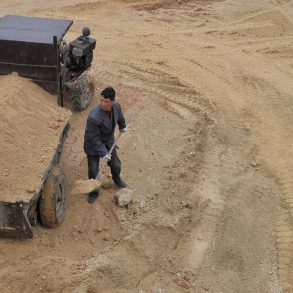 EU Pressures China to Ease Rare Earth Export Curbs as Factory Shutdowns Loom and Prices Soar