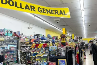 Earnings Beat and Raised Forecast Push Dollar General Shares Up as Wealthier Shoppers Boost Sales