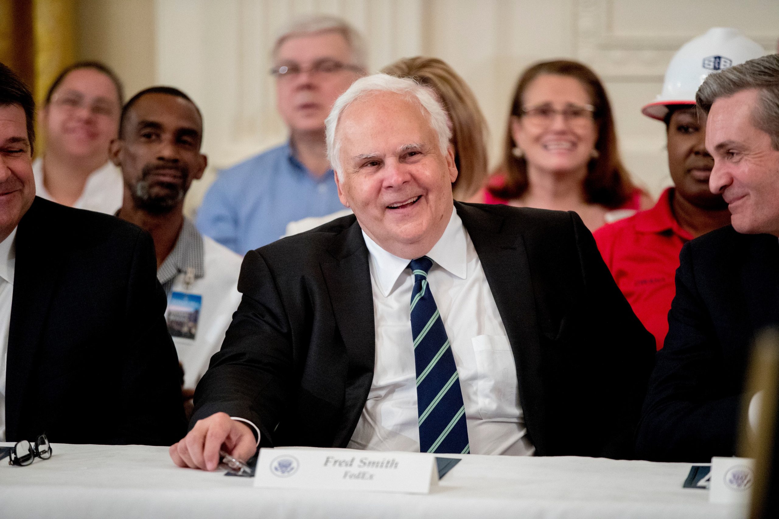 FedEx Founder Frederick Smith Dies After Decades of Shaping Global Shipping Industry