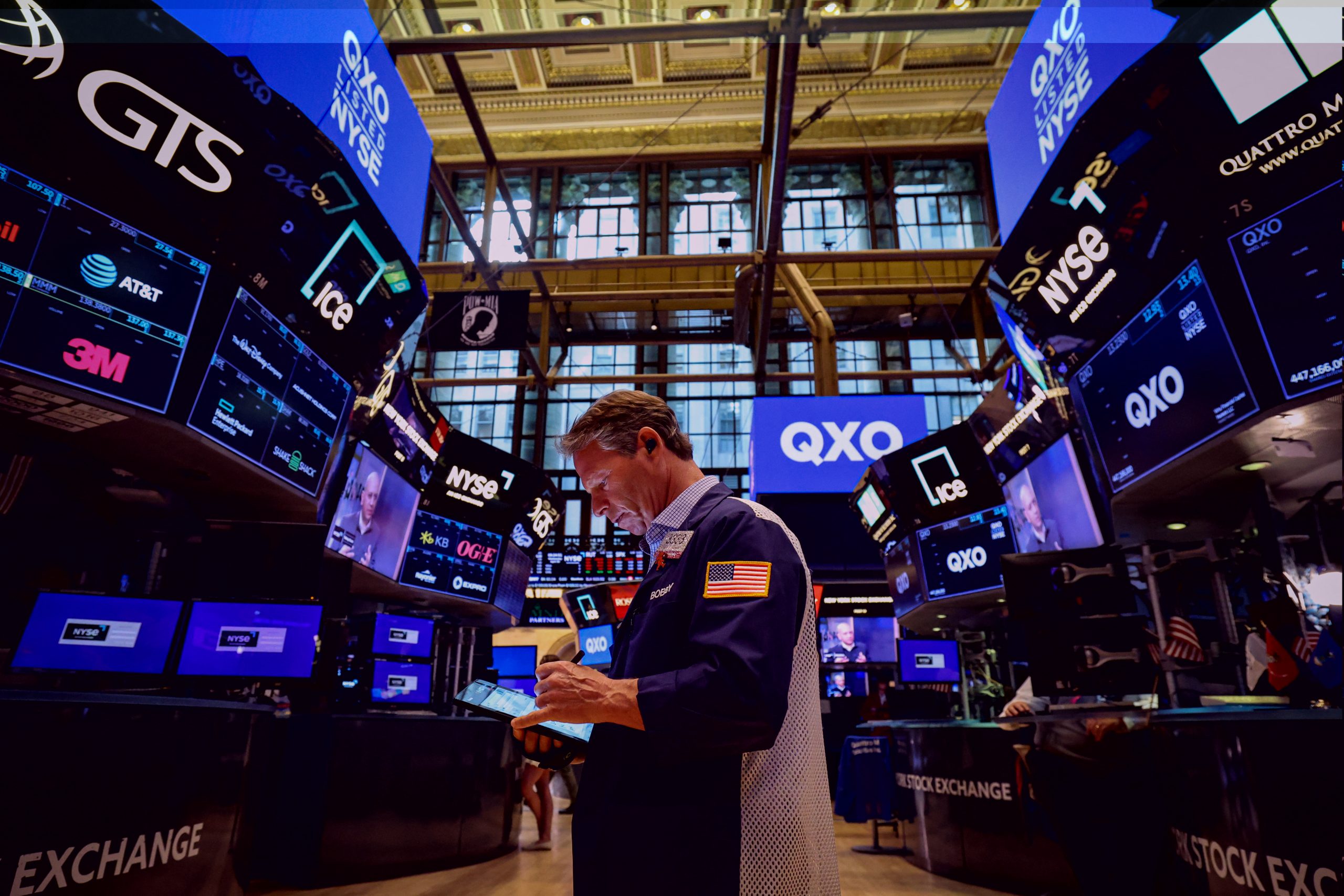 Global Markets Near Record Highs as Ceasefire Eases Tensions and Focus Shifts to Inflation