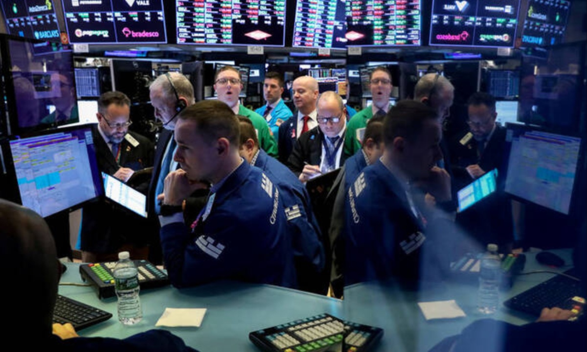 Gulf Markets Hold Steady After Iran Strikes as Investors Expect Limited Economic Fallout