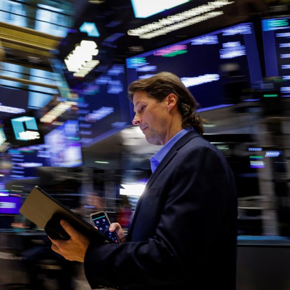 Investors Brace for Market Turmoil as War Fears and U.S. Unrest Rattle Global Confidence