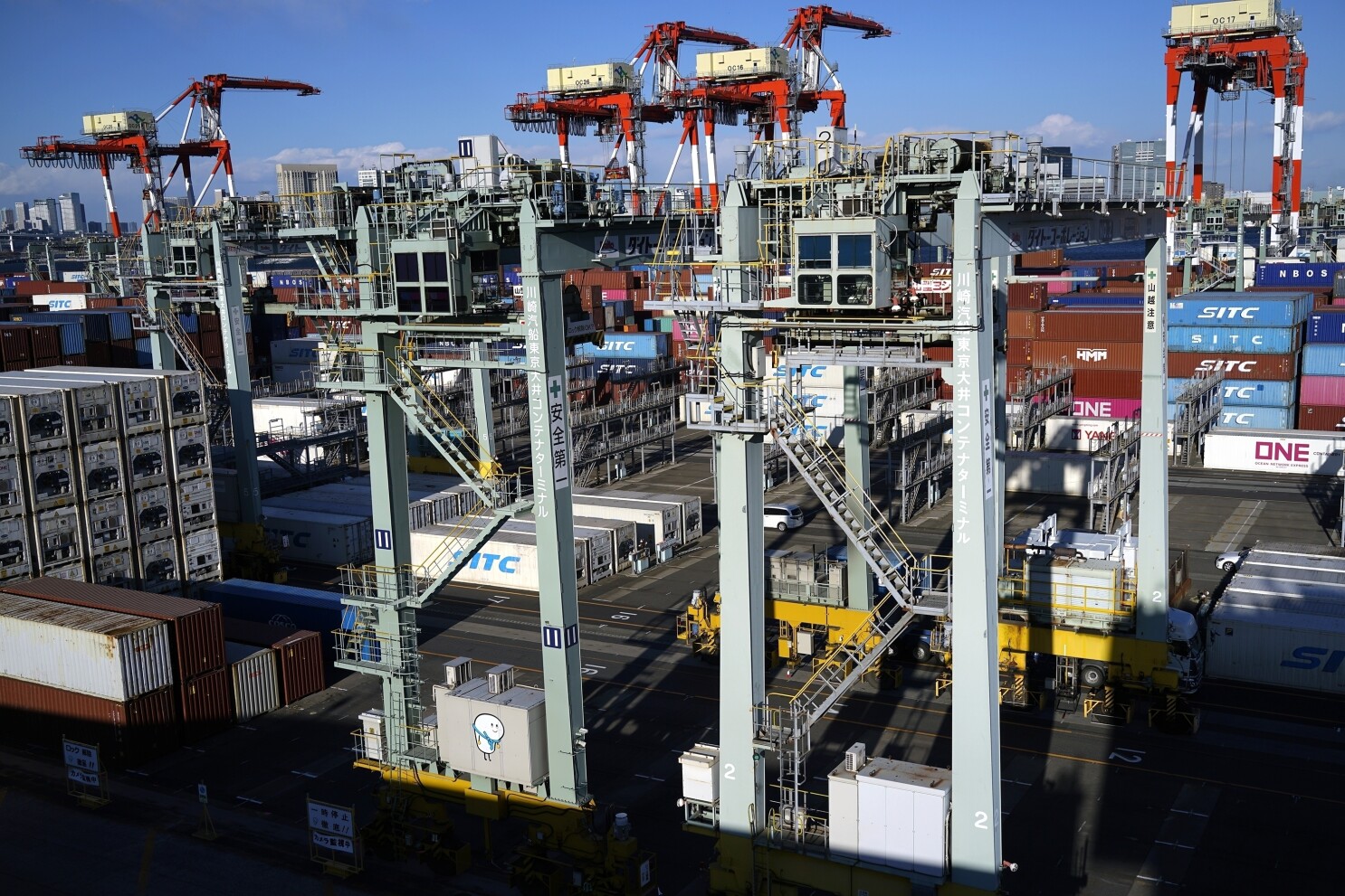 Japan’s Export Slump Deepens as U.S. Tariffs Hit Auto Sector and Trade Talks Stall