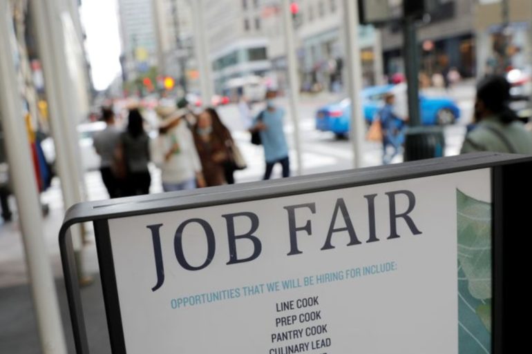 Jobless Claims Hold at Eight-Month High as Labor Market Softens and Fed Faces Tariff Uncertainty